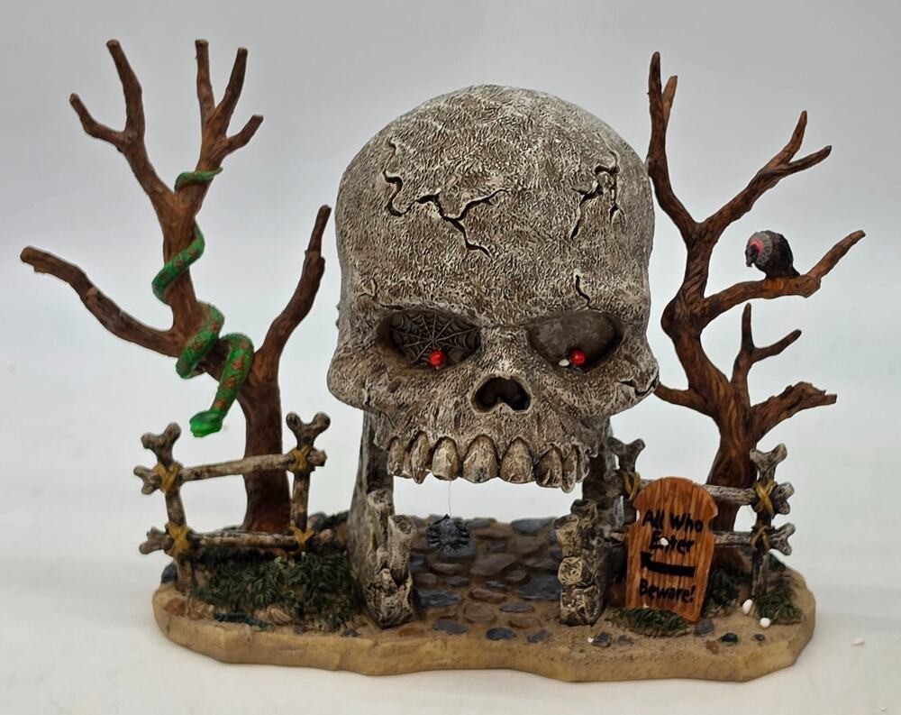 Lemax Spooky Town Skull Archway 33409A w Box Retired Halloween Village Decor 💀